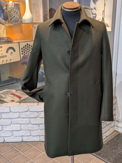 いつもは年末トリのステンカラー、早めの登場－SEALUP｜STAFF BLOG